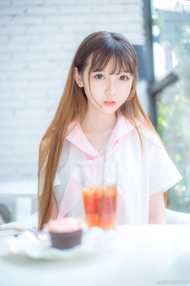 “不错，此人乃江东新任都督，以前一直是周瑜的副手，颇得周瑜信任，在军中威望也足够。”马良解释道。